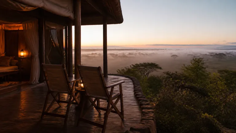 Safari privé dans la savane au lever du jour